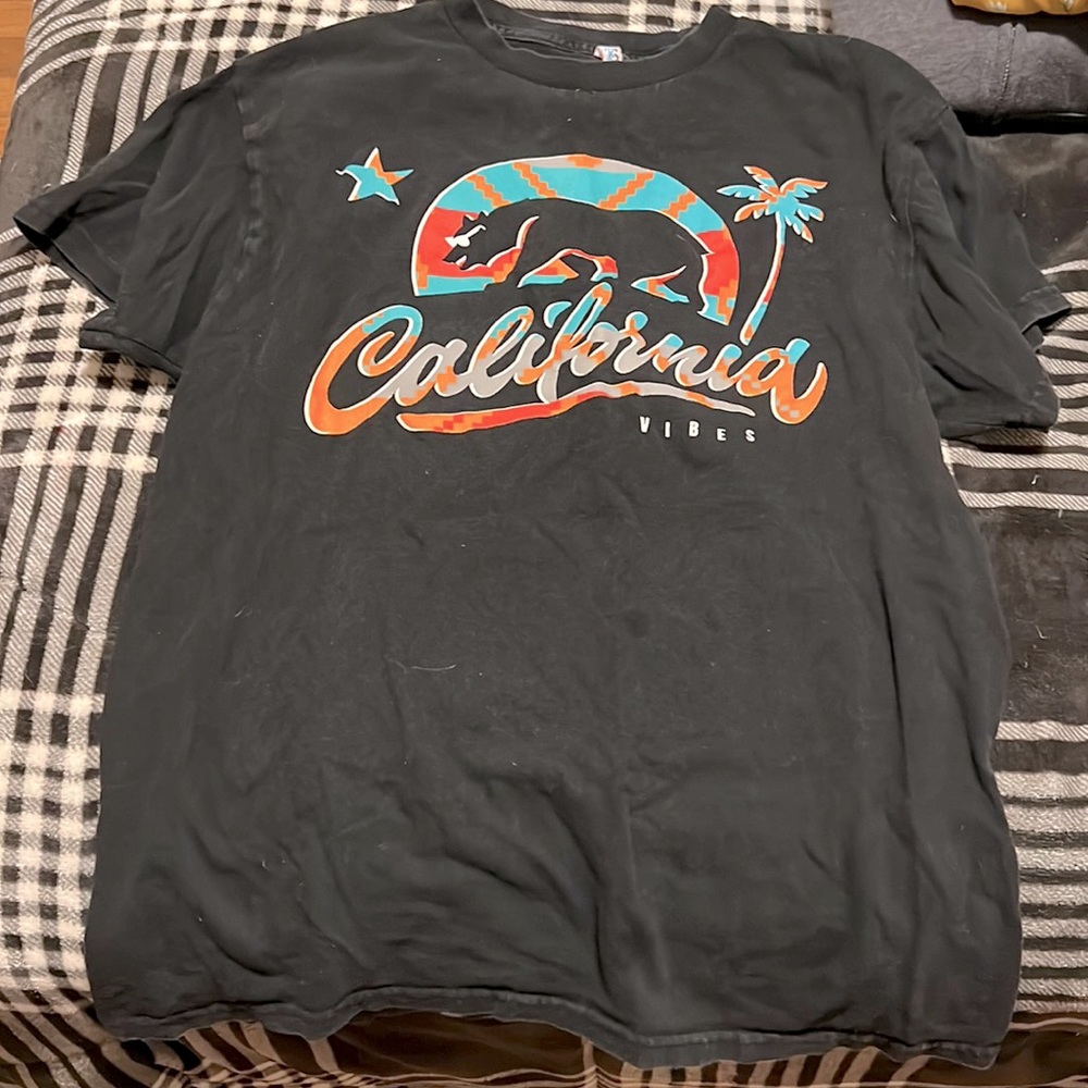 Graphic tee
